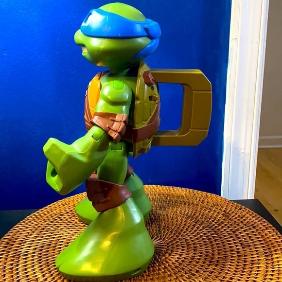 2014 Viacom International, Inc. Playmates Talking Teenage Mutant Ninja Turtle - Picture 2 of 5